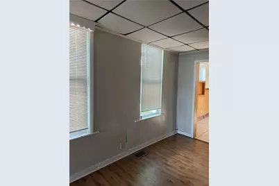 218 E Division St, New Castle, PA 16101 - Photo 4