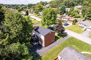 634 Stamford Dr, Hempfield Township, PA 15601 - Photo 4