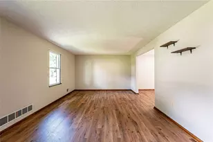 634 Stamford Dr, Hempfield Township, PA 15601 - Photo 12