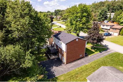 634 Stamford Dr, Hempfield Township, PA 15601 - Photo 6