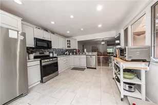 1933 Broadview Pl, Hopewell Township, PA 15001 - Photo 16