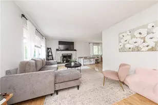 1933 Broadview Pl, Hopewell Township, PA 15001 - Photo 2