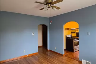 42 S Crescent Ave, Hermitage, PA 16148 - Photo 10