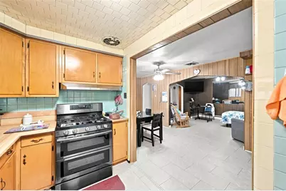 705 Broadway Ave, Stowe Township, PA 15136 - Photo 18