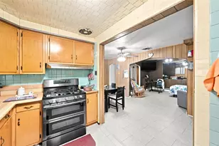 705 Broadway Ave, Stowe Township, PA 15136 - Photo 18