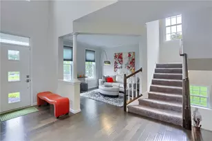 107 Victoria Ct, Robinson Twp, PA 15136 - Photo 2