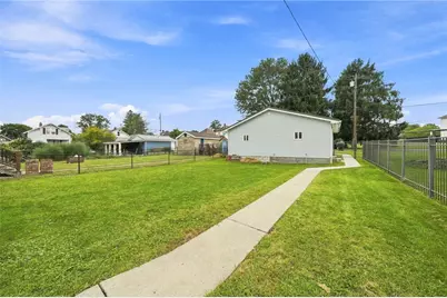 519 W Grant St, Chartiers, PA 15342 - Photo 2