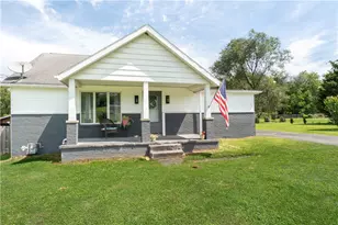 1752 S Eighty Eight Rd, Greensboro, PA 15338 - Photo 2