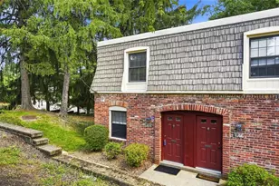 826 Carriage Cir, Pittsburgh, PA 15205 - Photo 2