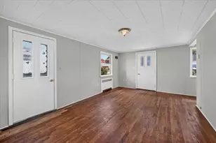 556 Thompson Ave, Clairton, PA 15025 - Photo 6
