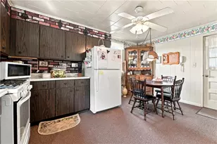 202 Lowell St, Vandergrift, PA 15690 - Photo 4