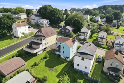 202 Lowell St, Vandergrift, PA 15690 - Photo 2