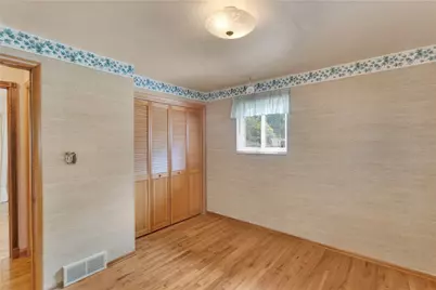 708 Regency Dr, Pittsburgh, PA 15239 - Photo 16