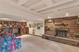 708 Regency Dr, Pittsburgh, PA 15239 - Photo 18