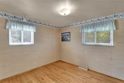708 Regency Dr, Pittsburgh, PA 15239 - Photo 16