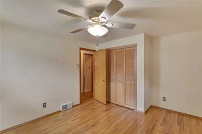 708 Regency Dr, Pittsburgh, PA 15239 - Photo 14