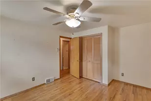 708 Regency Dr, Pittsburgh, PA 15239 - Photo 14