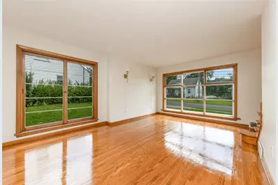 423 Flower Ave, Grove City Boro, PA 16127 - Photo 6
