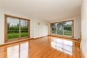 423 Flower Ave, Grove City Boro, PA 16127 - Photo 6