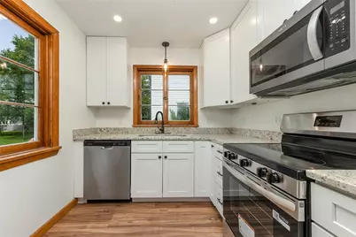 423 Flower Ave, Grove City Boro, PA 16127 - Photo 10
