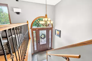 10809 Hunters Woods Ln, North Huntingdon, PA 15642 - Photo 2