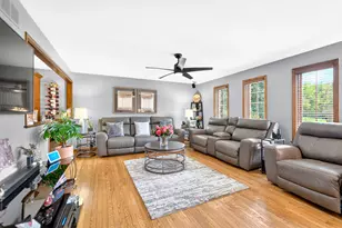 10809 Hunters Woods Ln, North Huntingdon, PA 15642 - Photo 4