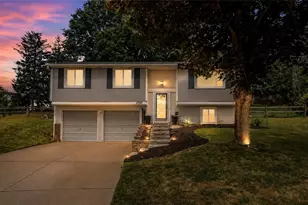 2760 Ravenwood Dr, South Fayette, PA 15017 - Photo 1