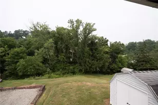 448 Rainier Dr, Pittsburgh, PA 15239 - Photo 36