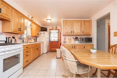 448 Rainier Dr, Pittsburgh, PA 15239 - Photo 6