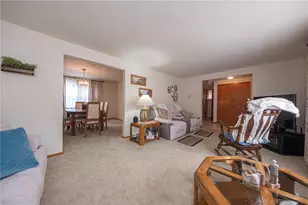448 Rainier Dr, Pittsburgh, PA 15239 - Photo 14