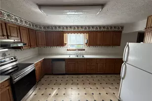 48 Henderson Dr, Canonsburg, PA 15317 - Photo 2