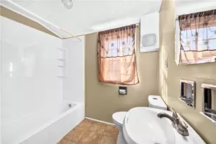212 Lafferty St, Jeannette, PA 15644 - Photo 14