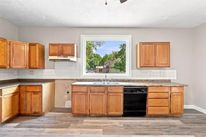 130 Euclid Ave, Sharon, PA 16146 - Photo 6