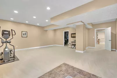 101 Sunray Dr, Center Township, PA 15001 - Photo 32