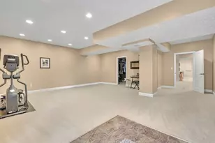 101 Sunray Dr, Center Township, PA 15001 - Photo 32