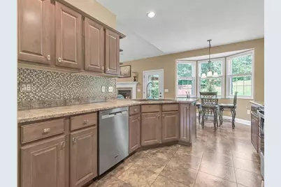 101 Sunray Dr, Center Township, PA 15001 - Photo 14