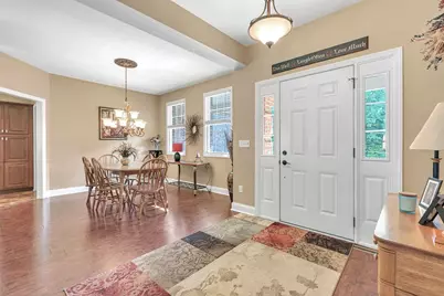 101 Sunray Dr, Center Township, PA 15001 - Photo 4