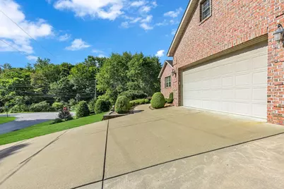 101 Sunray Dr, Center Township, PA 15001 - Photo 38