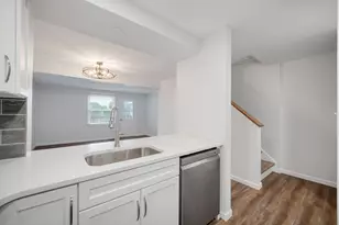 403 Scott Ln, Peters Township, PA 15367 - Photo 12