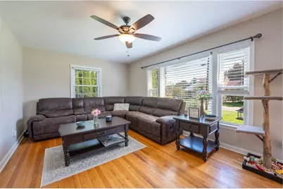 132 E 2nd Ave, Latrobe, PA 15650 - Photo 6