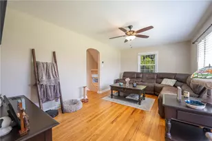 132 E 2nd Ave, Latrobe, PA 15650 - Photo 4
