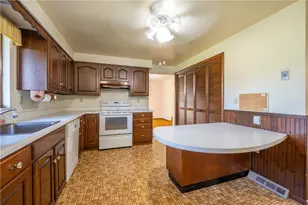 1217 Hillview Dr, North Huntingdon, PA 15642 - Photo 10