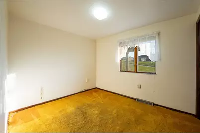 1217 Hillview Dr, North Huntingdon, PA 15642 - Photo 14