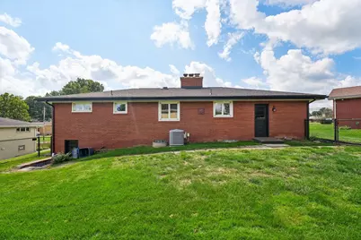 102 Manchester Drive, Hempfield Township, PA 15642 - Photo 24