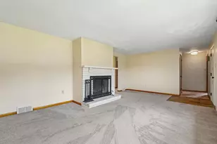 102 Manchester Dr, Hempfield Township, PA 15642 - Photo 4