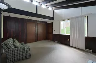150 Queenston Dr, Wilkins Township, PA 15235 - Photo 12
