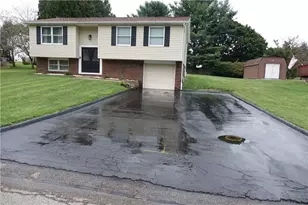 216 Oberlin Dr, Center Township, PA 16001 - Photo 1