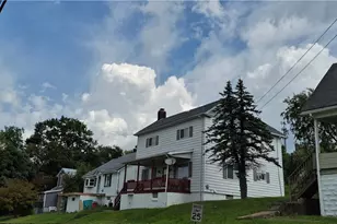 904 N Jefferson St, Connellsville, PA 15425 - Photo 2