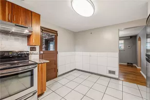 1318 Ridgewood Dr, Pittsburgh, PA 15101 - Photo 8