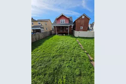 526 Roup St, Tarentum, PA 15084 - Photo 2